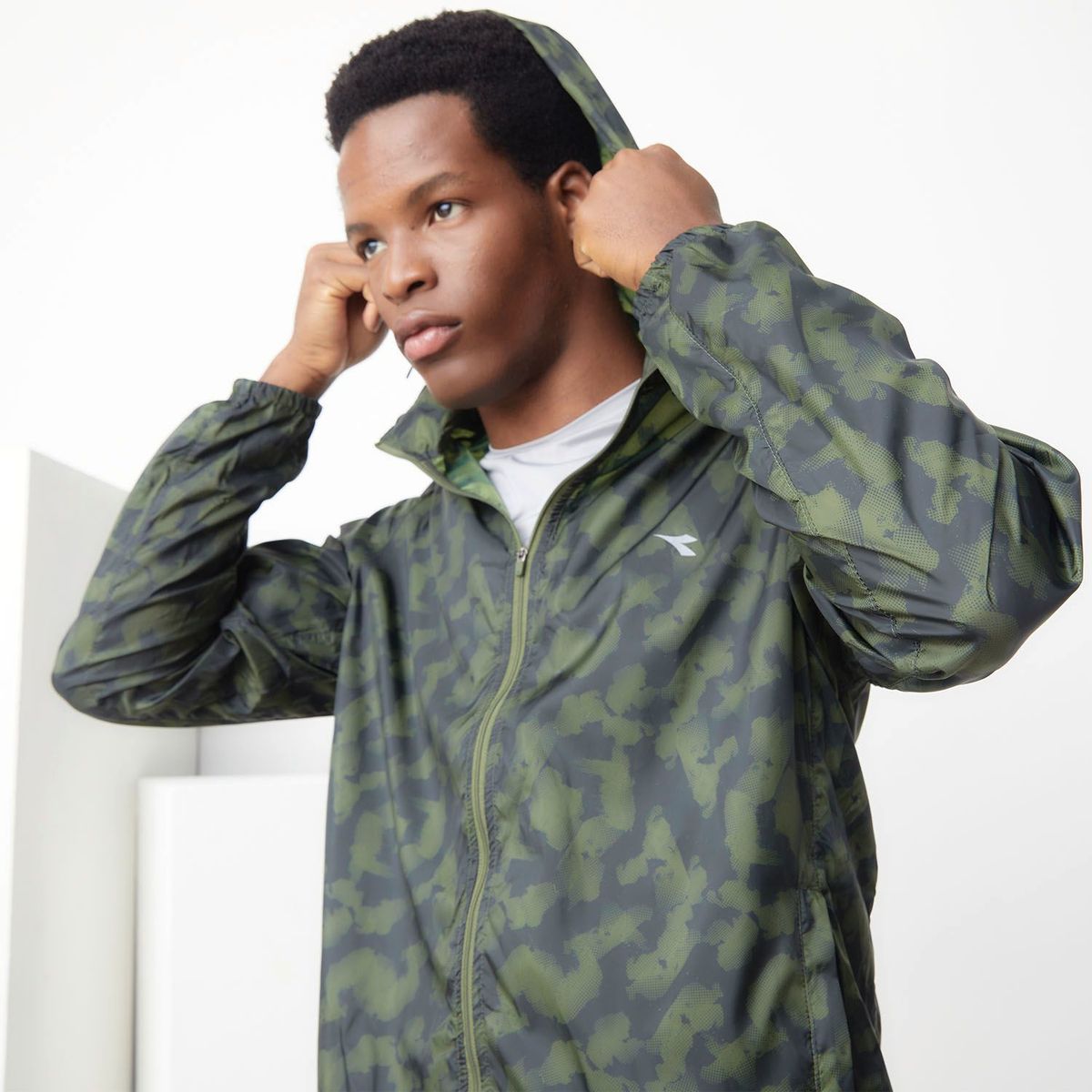 DIADORA - Casaca Cortaviento Deportivo Hombre Diadora