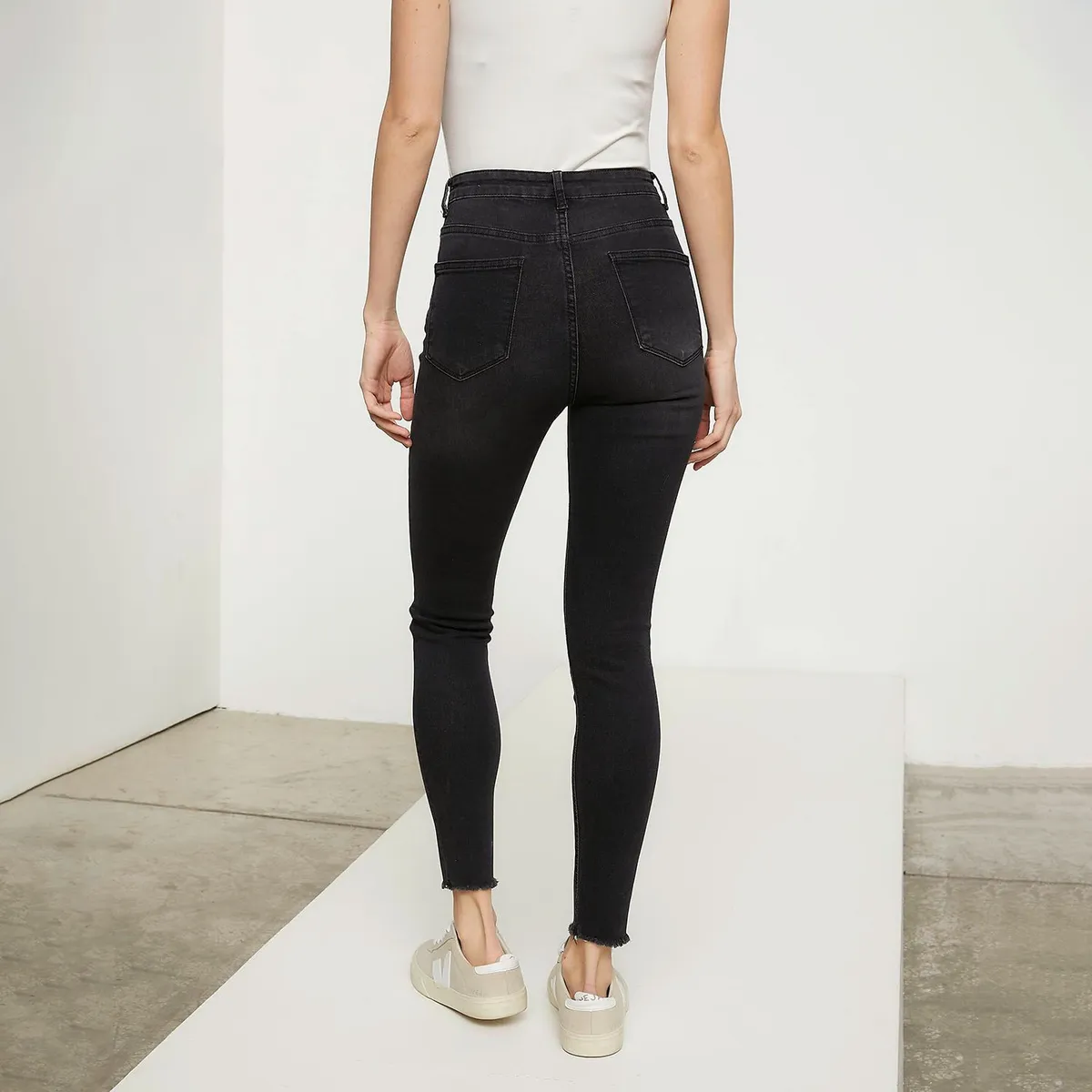 BASEMENT - Jean Skinny Tiro Alto Mujer Basement