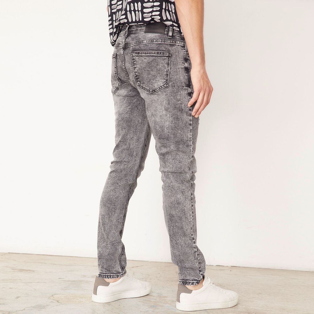 BASEMENT - Jean Hombre Basement