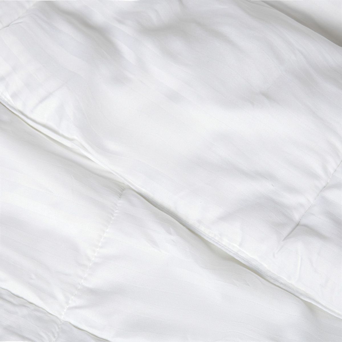 BASEMENT HOME - Edredón Hipoalergénico Antiácaros Basement Home Basement Home.