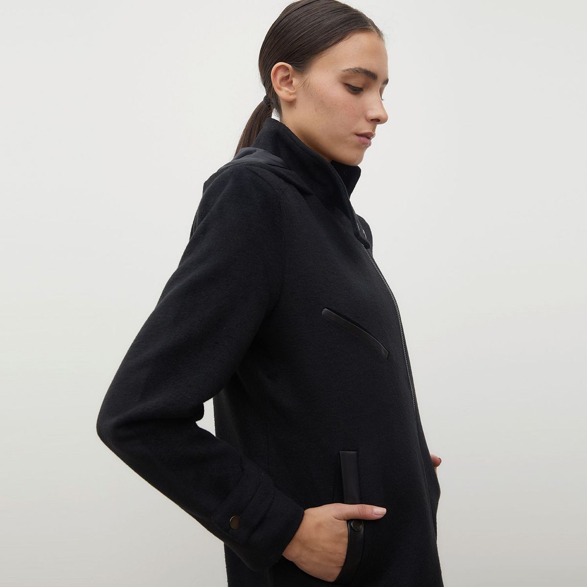 BASEMENT - Abrigo Mujer Basement