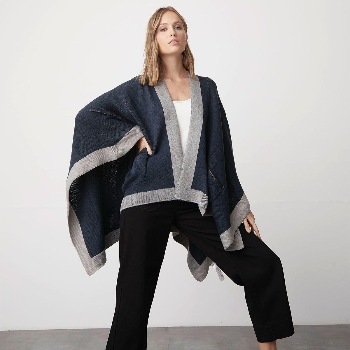 BASEMENT - Poncho Mujer Raya Basement