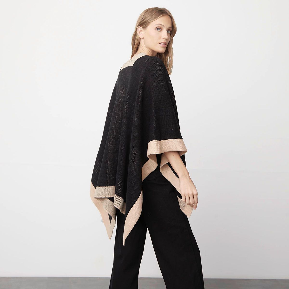 BASEMENT - Poncho Mujer Raya Basement