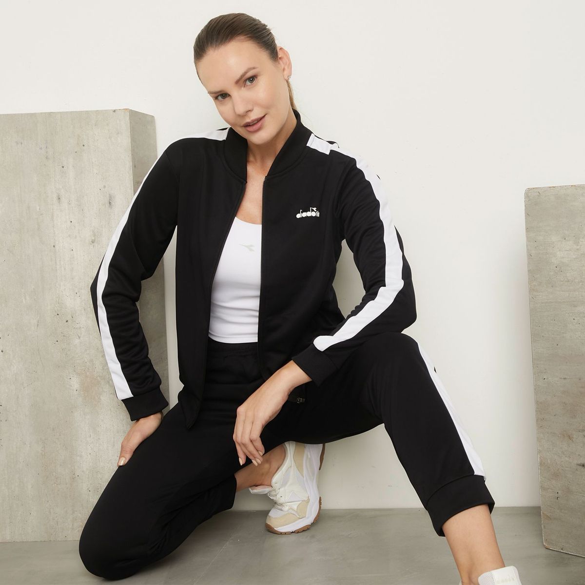 DIADORA - Buzo Conjunto Deportivo Diadora Mujer