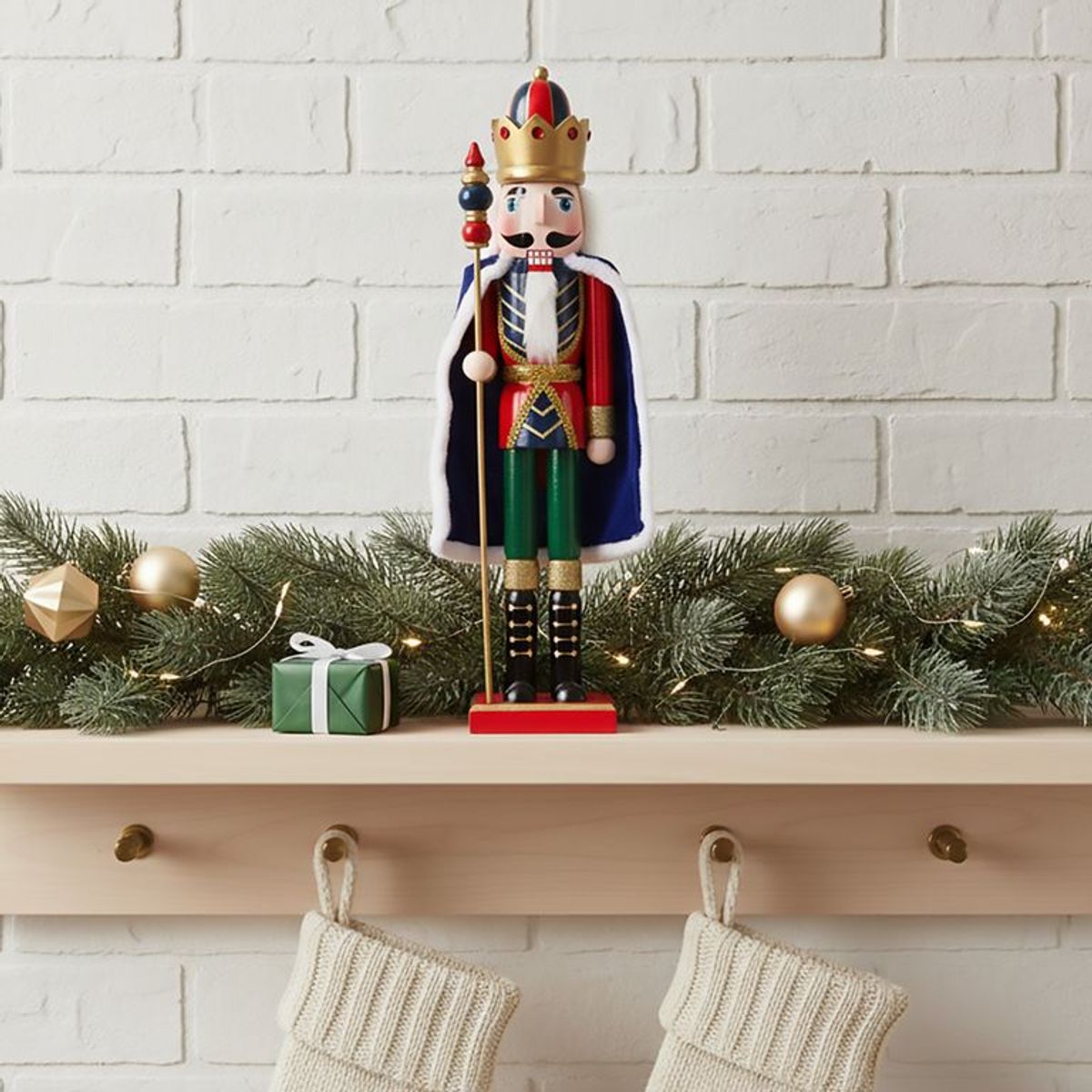 MICA - Cascanuez Capa Azul 60Cm