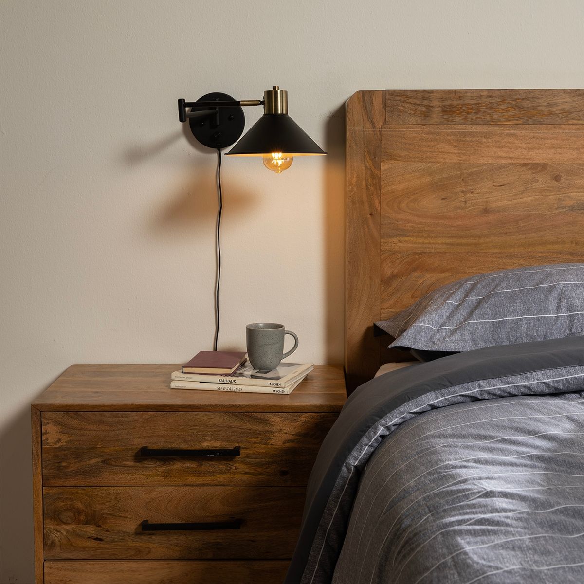 BASEMENT HOME - Lámpara Aplique Pared Con Entrada Usb