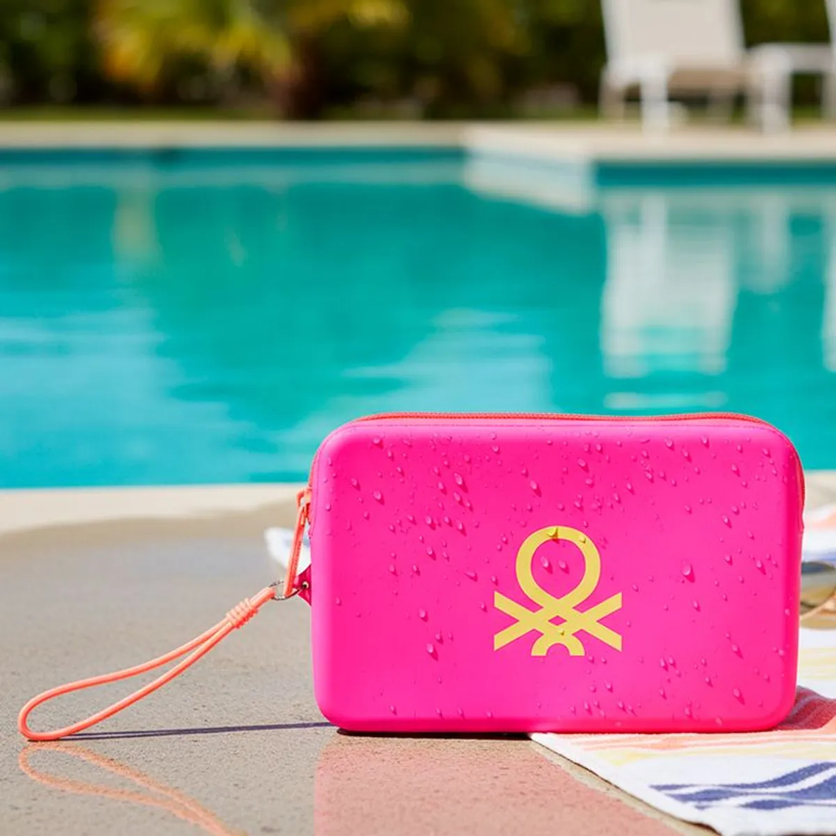 BENETTON - Estuche de Playa Silicona