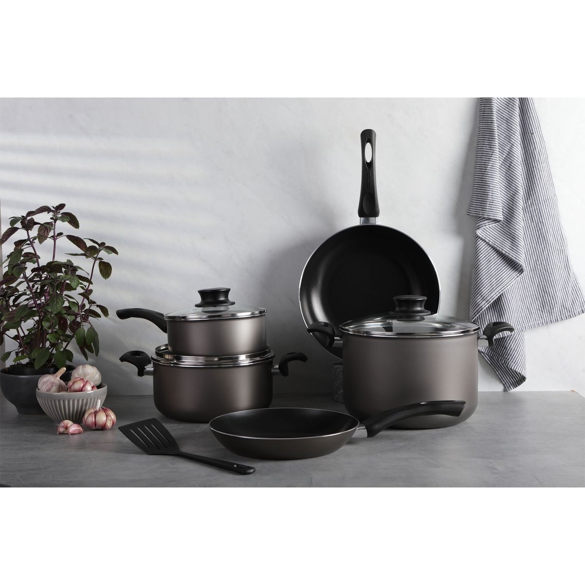 TRAMONTINA - Juego de Ollas 9 Piezas Antiadherente Gloria.