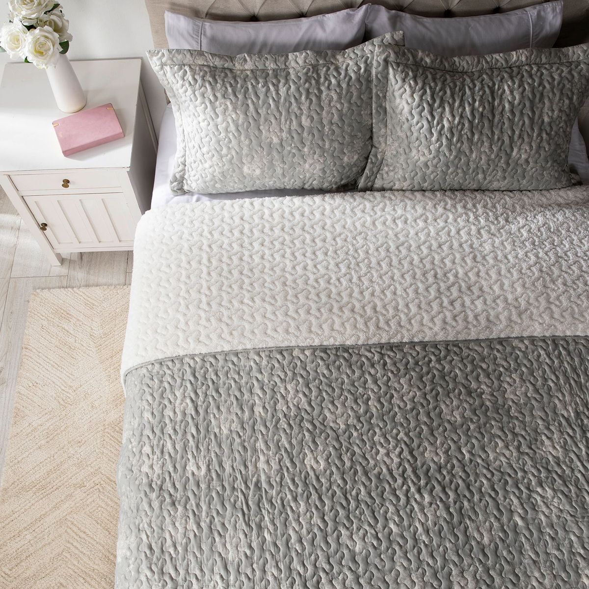 ROBERTA ALLEN - Cubrecama Viña Con Sherpa Roberta Allen