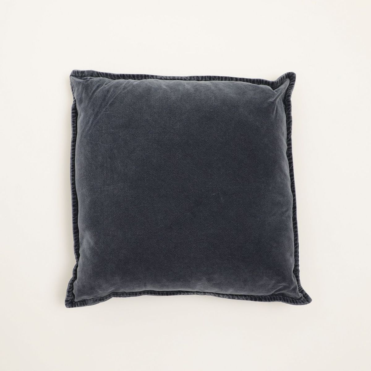 BASEMENT HOME - Cojín Wash Velvet Basement Home