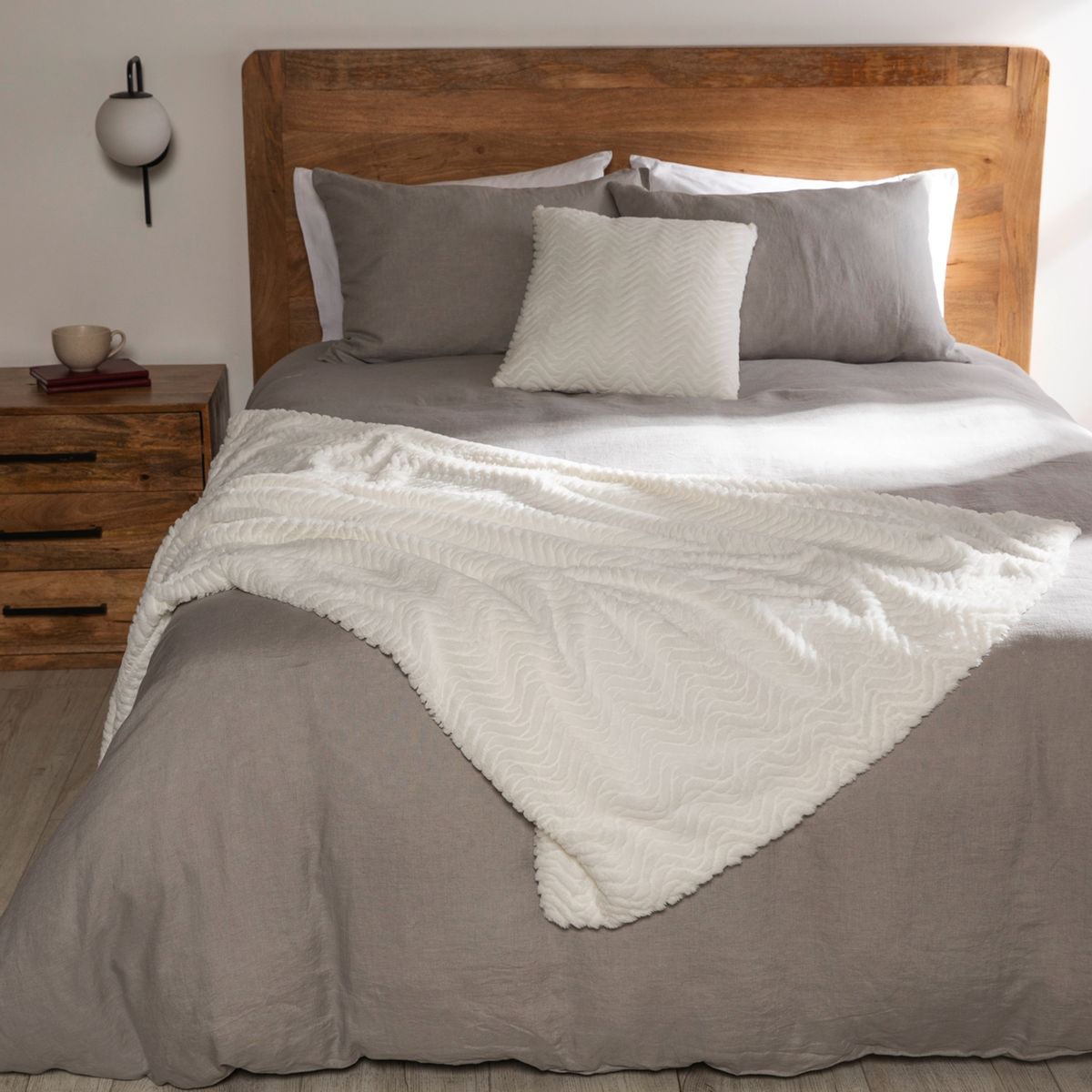 BASEMENT HOME - Manta Fur Basement Home