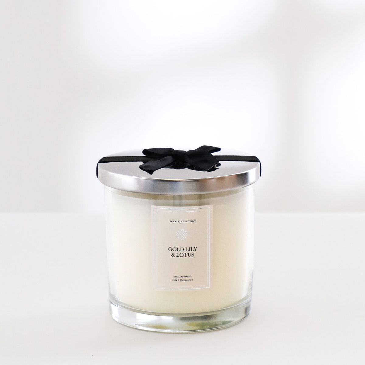 BASEMENT HOME - Vela Con Aroma Lirio y Flor de Loto 