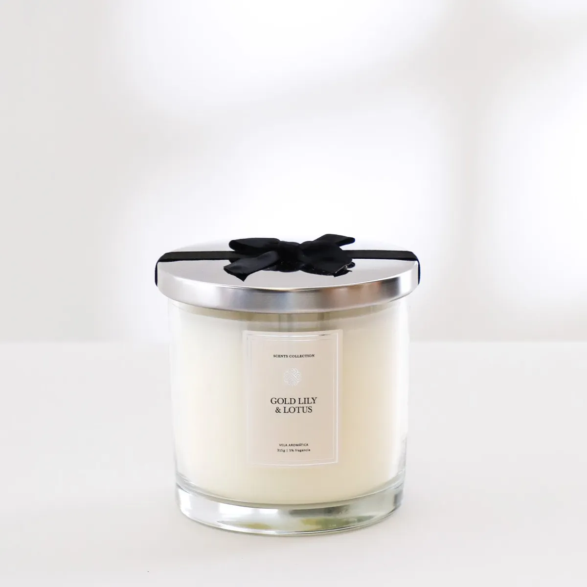 BASEMENT HOME - Vela Con Aroma Lirio y Flor de Loto 