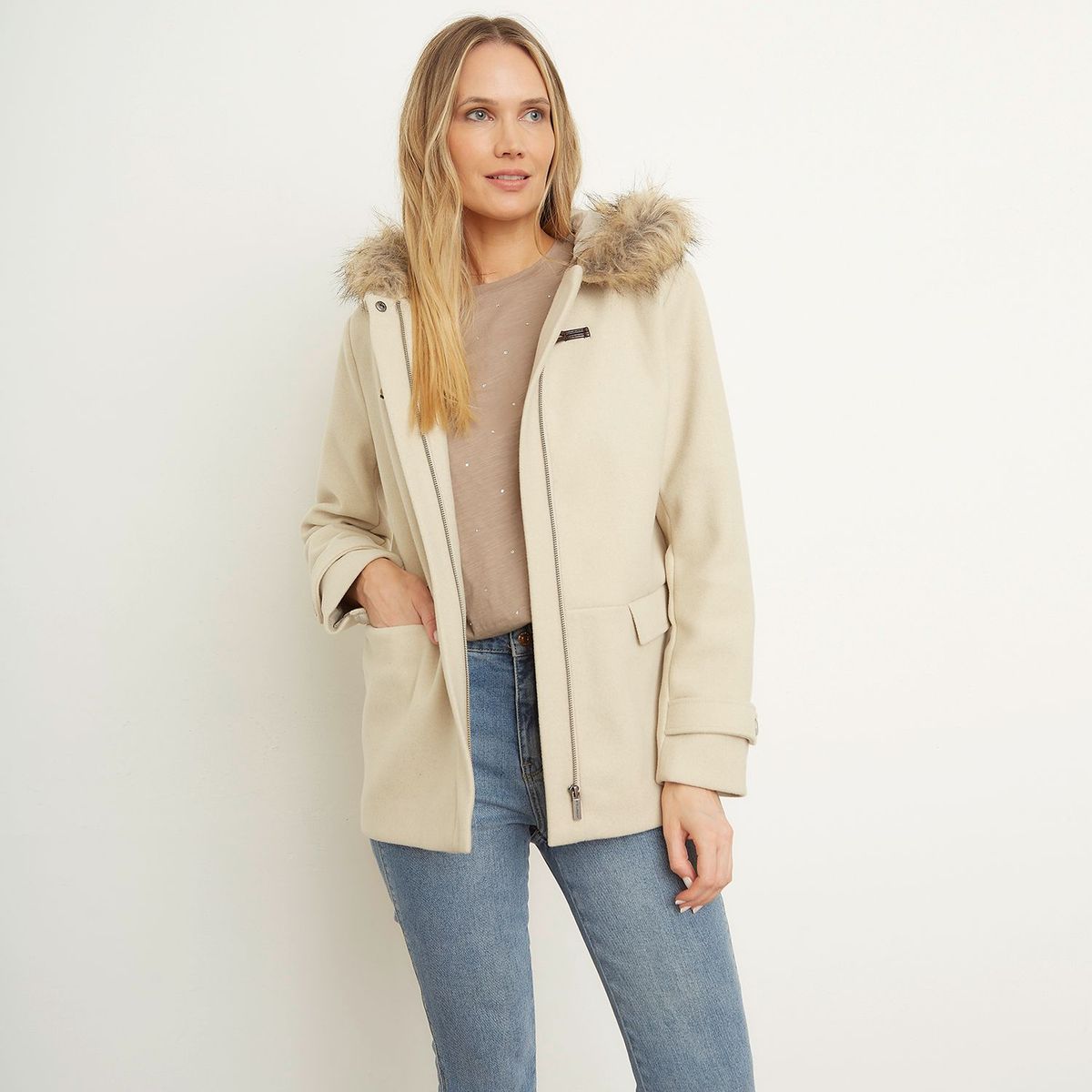 UNIVERSITY CLUB - Abrigo Mujer University Club