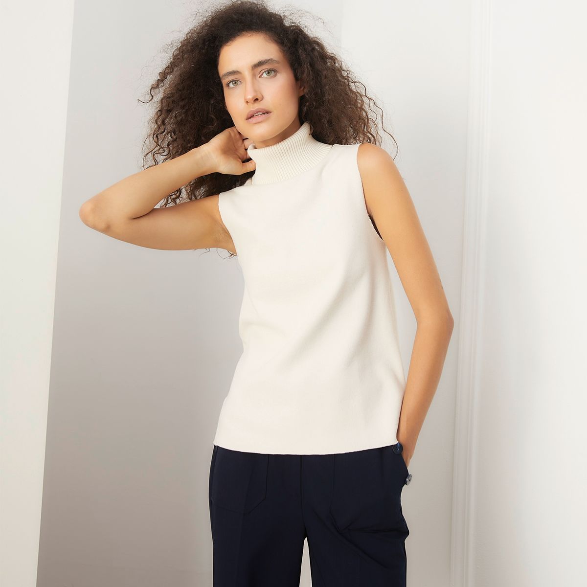 BASEMENT - Chompa Sin Mangas Mujer Basement