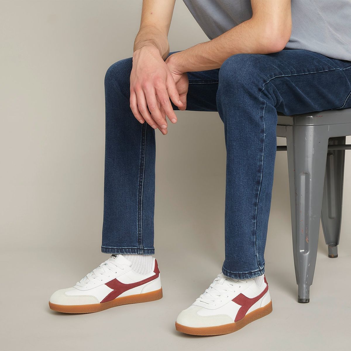 DIADORA - Zapatillas Diadora Blancas Con Detalles Burdeos Para Hombre