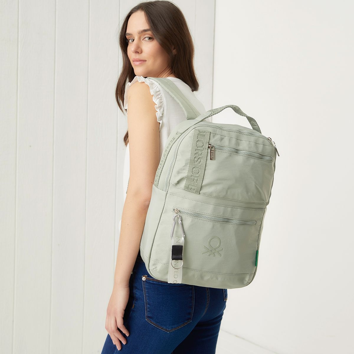 BENETTON - Mochila Benetton Negra Con Cierres Y Logo