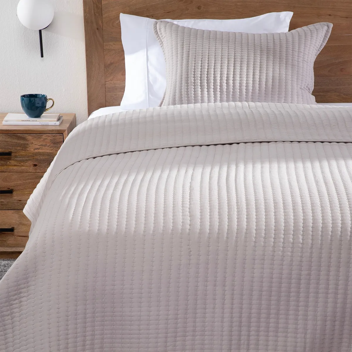 BASEMENT HOME - Cubrecama Liso Rod Basement Home