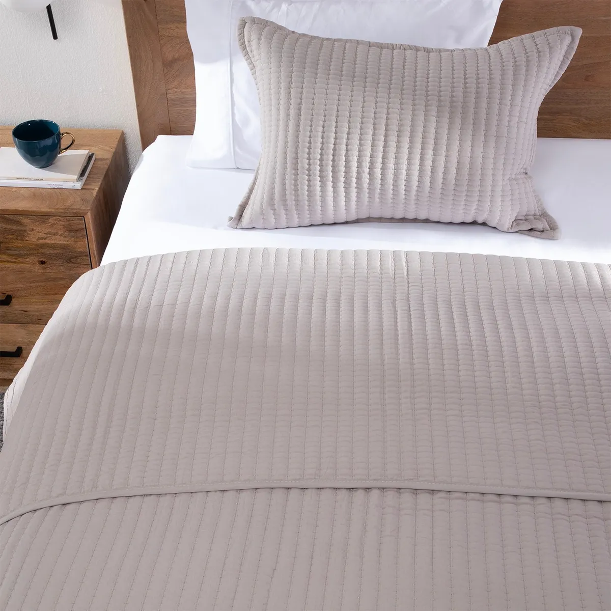 BASEMENT HOME - Cubrecama Liso Rod Basement Home