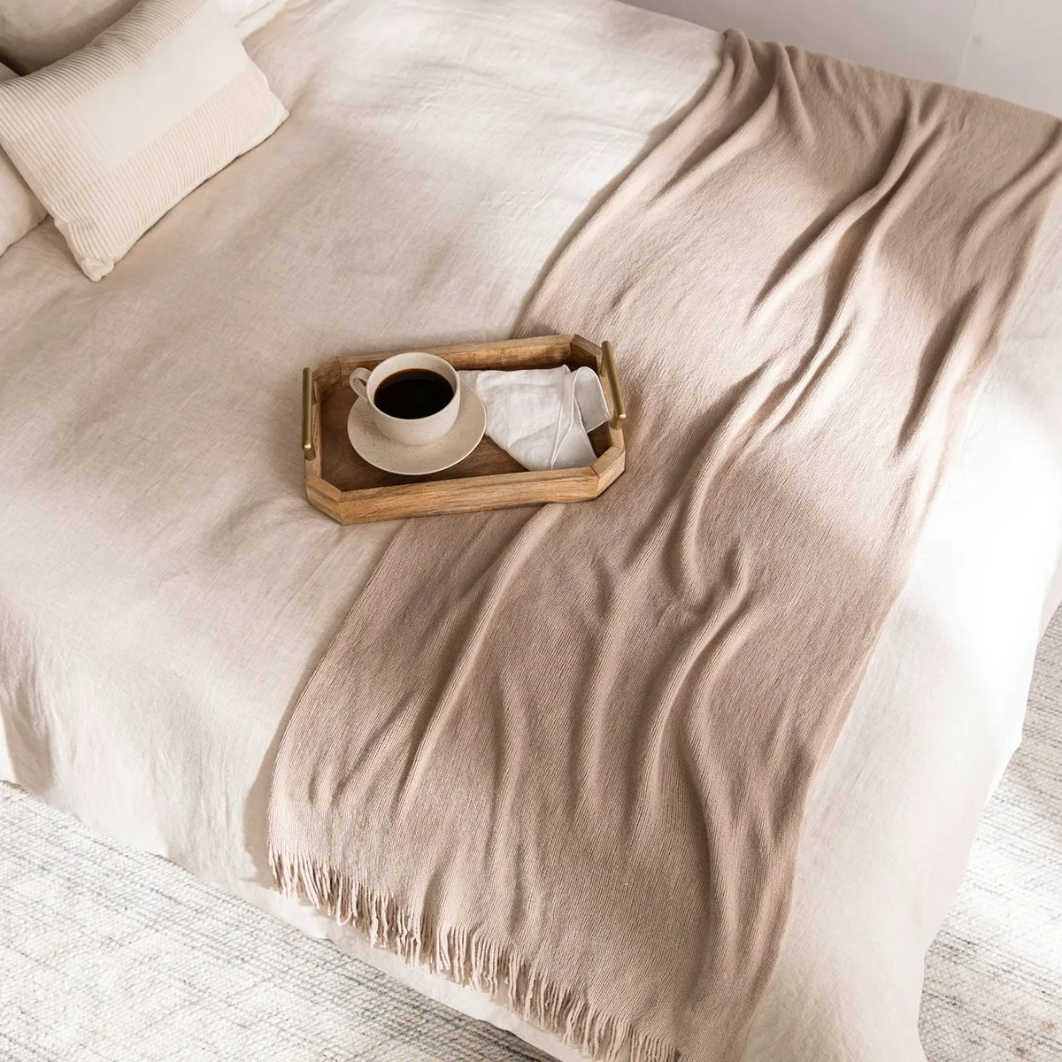 BASEMENT HOME - Manta Tejida Deg Basement Home