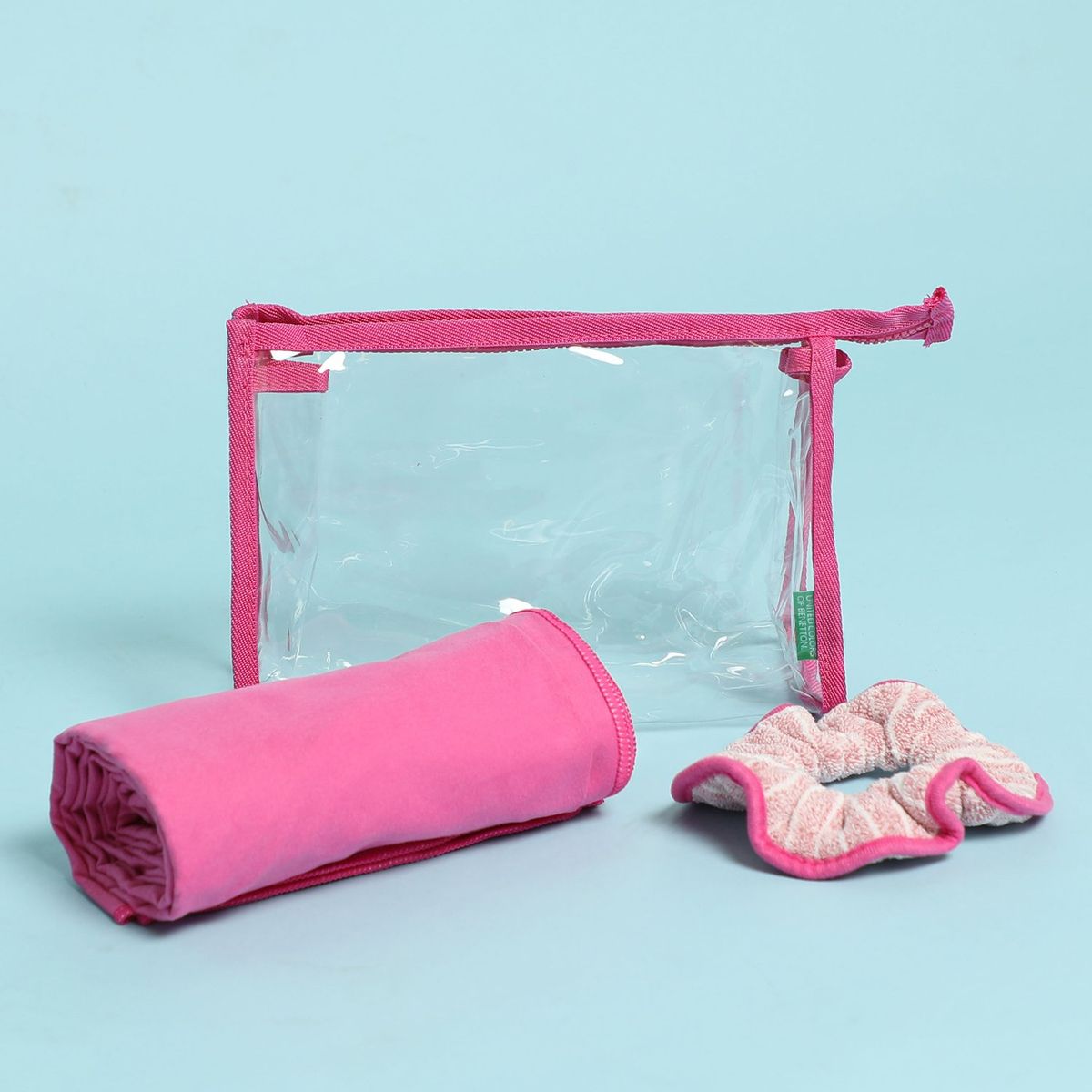 BENETTON - Neceser + Toalla Microfibra + Scrunchie Benetton