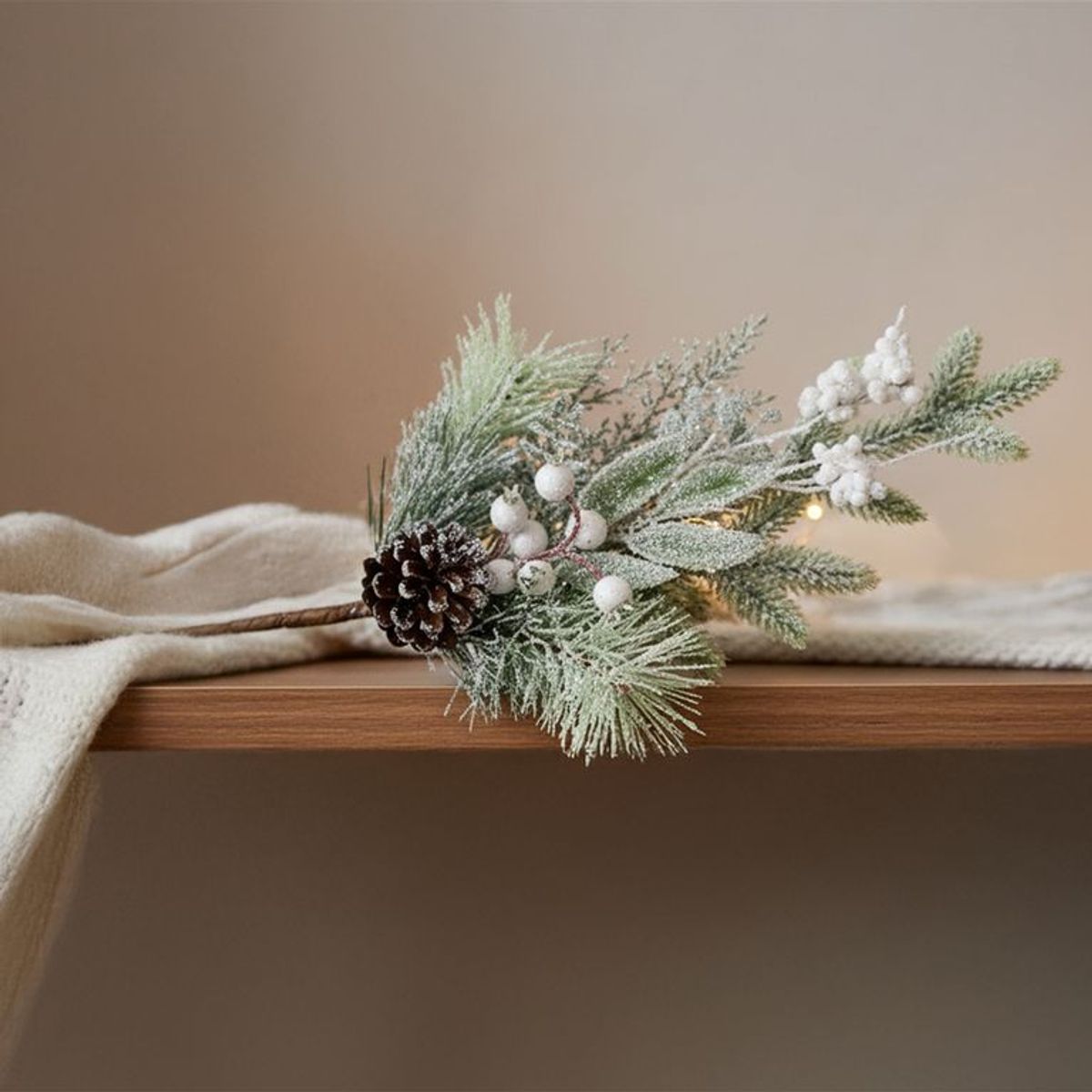 MICA - Rama navideña muérdago 55cm