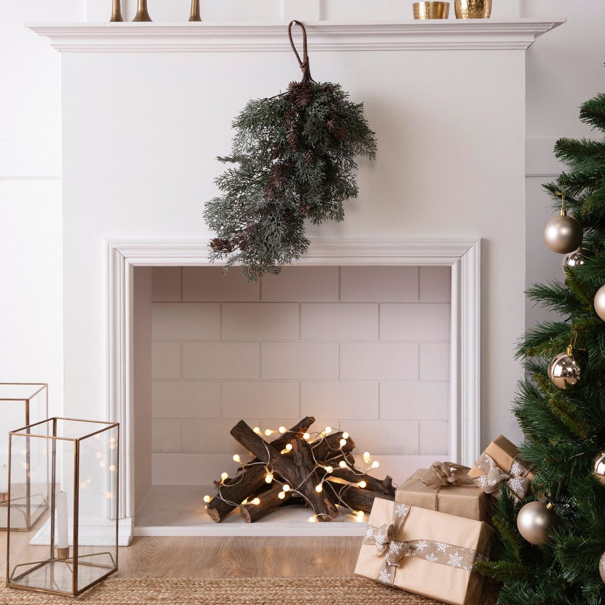 MICA - Muerdago Rama Navideña Piñas 63x35cm