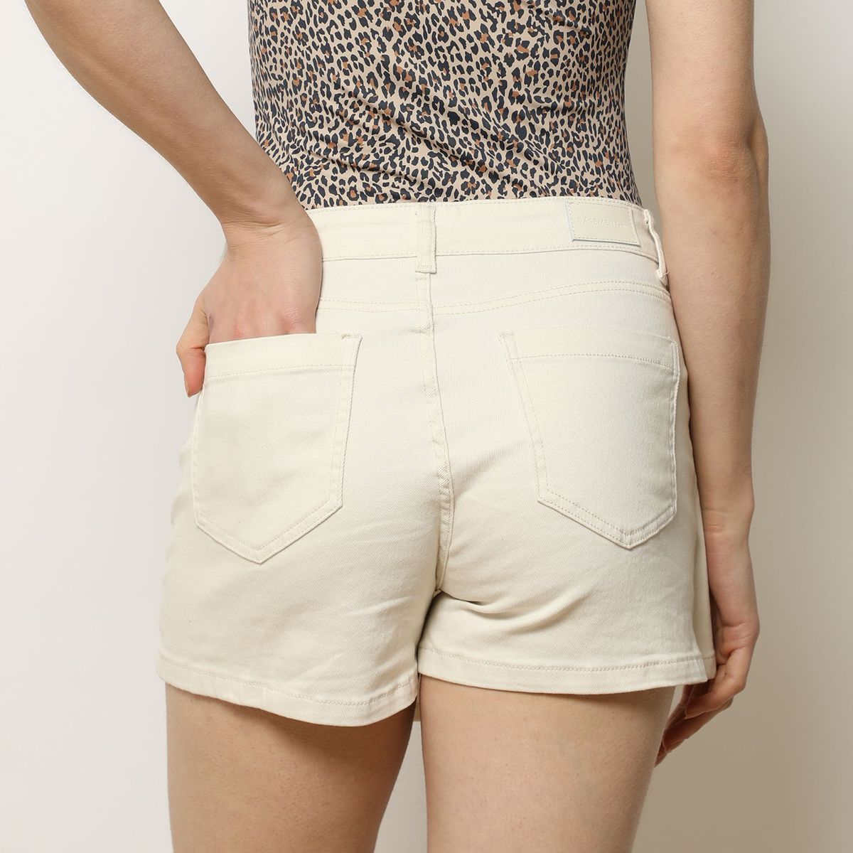 BASEMENT - Short Jean Basement Mujer Botones Cierre 