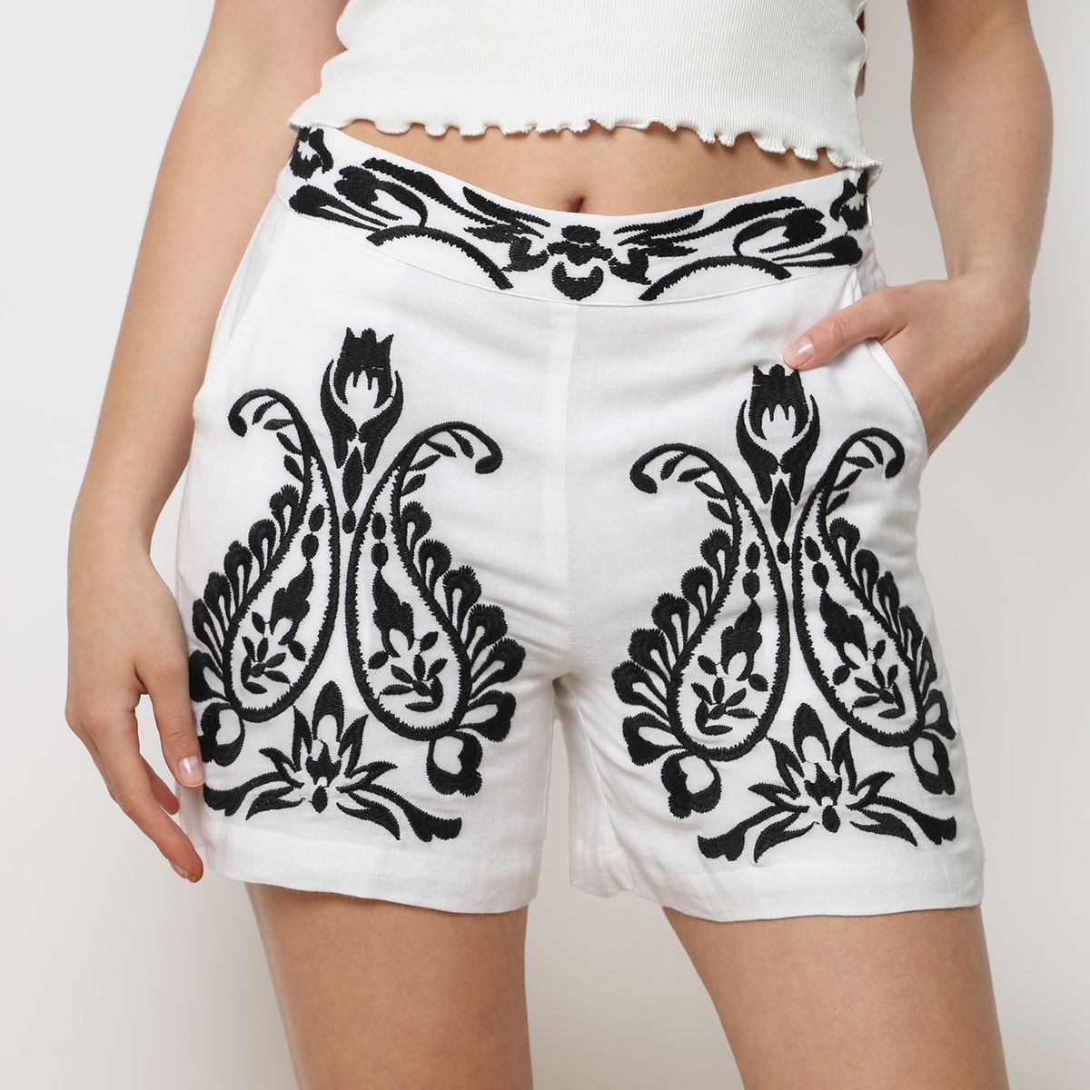 BASEMENT - Short Casual Mujer Basement