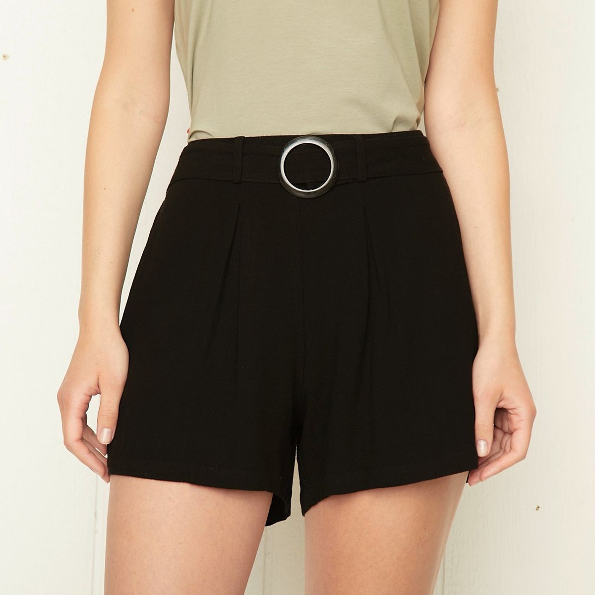 UNIVERSITY CLUB - Short University Club Lino Casual Cintura Con Hebilla