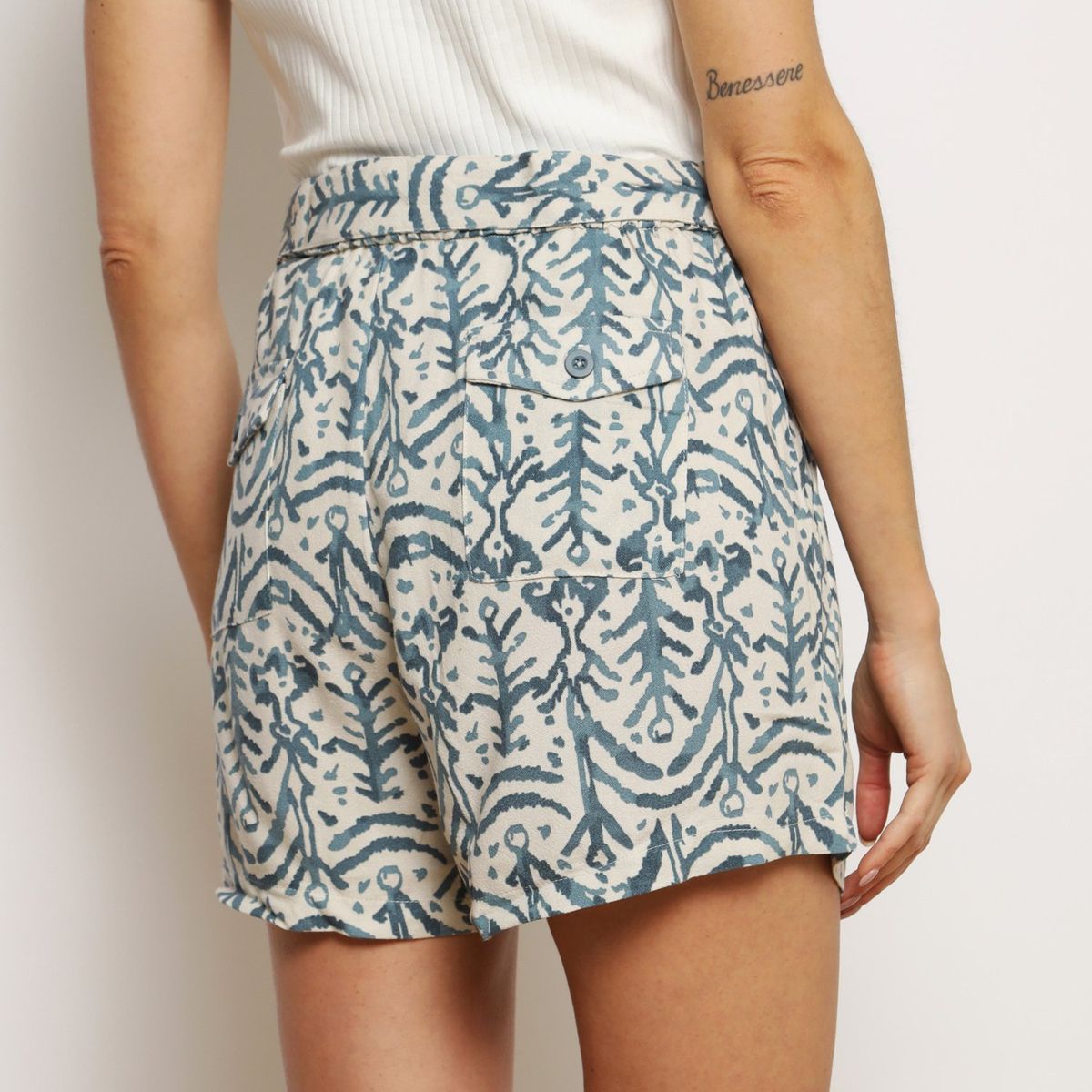 UNIVERSITY CLUB - Short University Club Lino Casual Cintura Con Hebilla