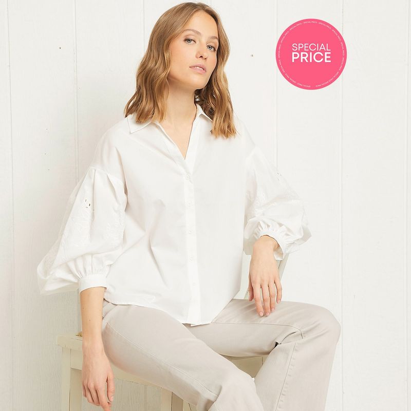 UNIVERSITY CLUB - Blusa University Club Manga Corta Bordada