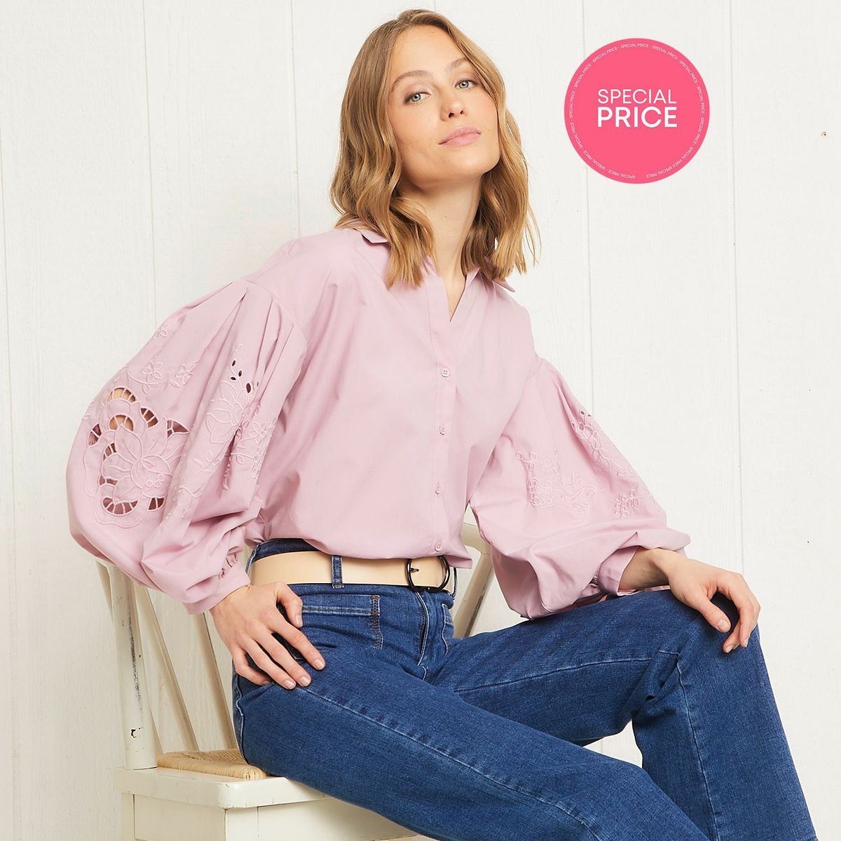 UNIVERSITY CLUB - Blusa University Club Manga Corta Bordada