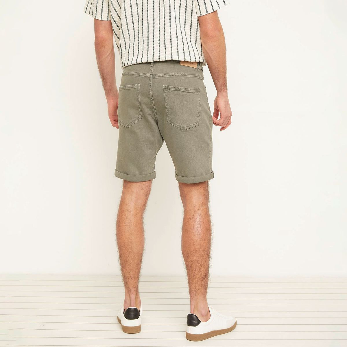 BASEMENT - Short Hombre Basement