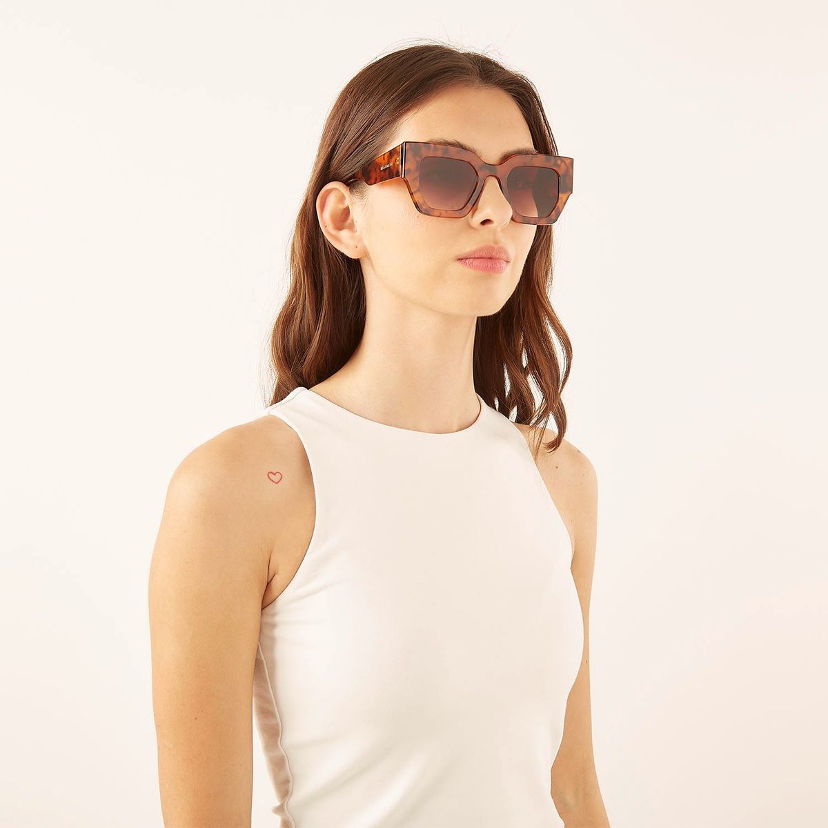 BASEMENT - Lentes de Sol con Estuche Protector