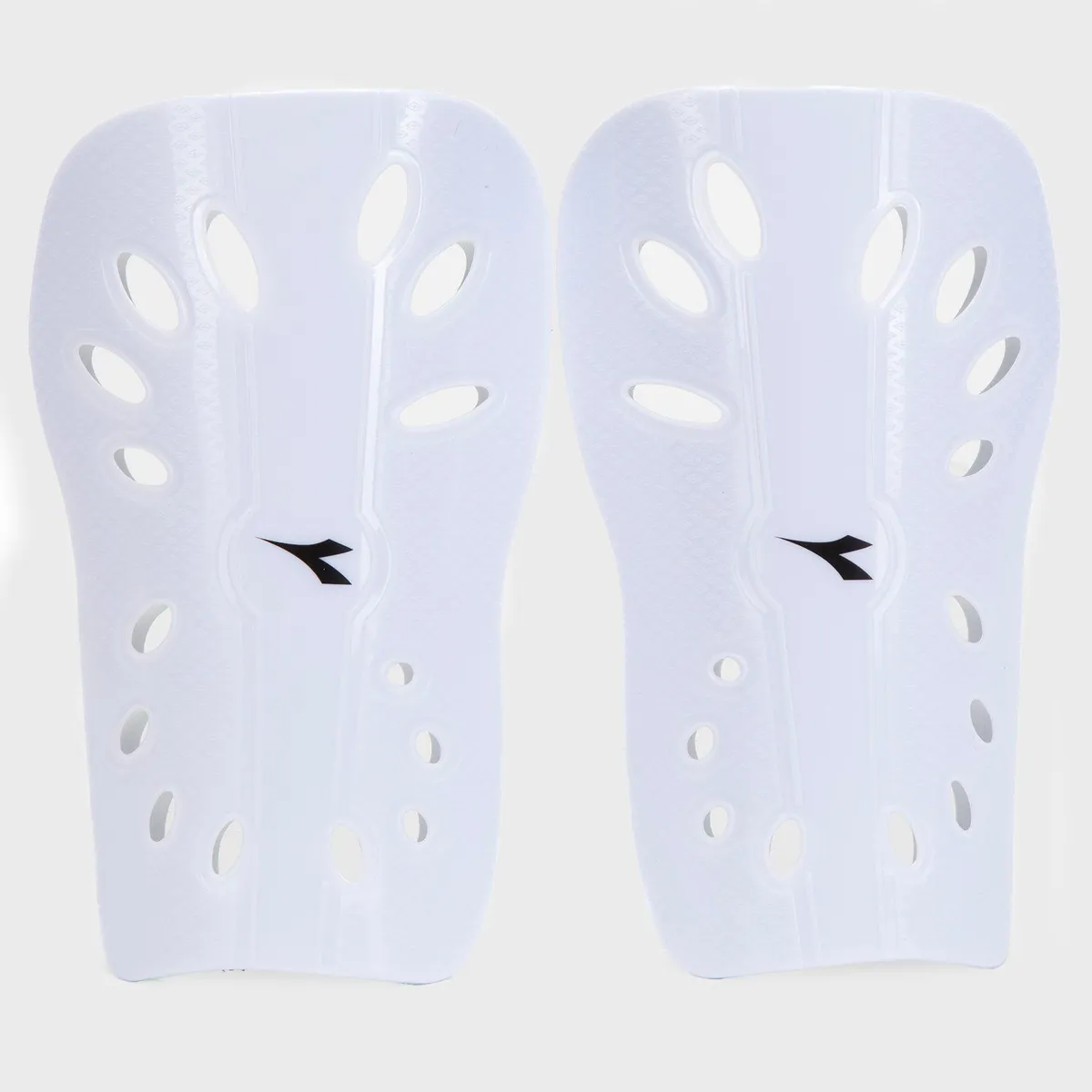 DIADORA - Canilleras Fútbol Diadora