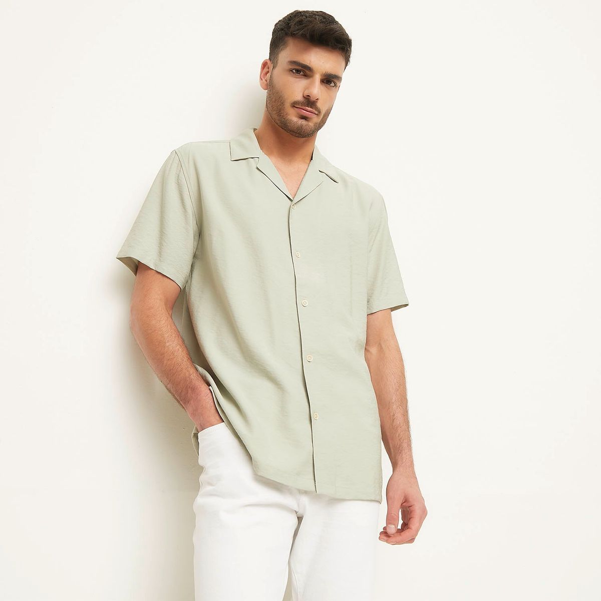 BASEMENT - Camisa Basement Manga Corta Cuello Clásico