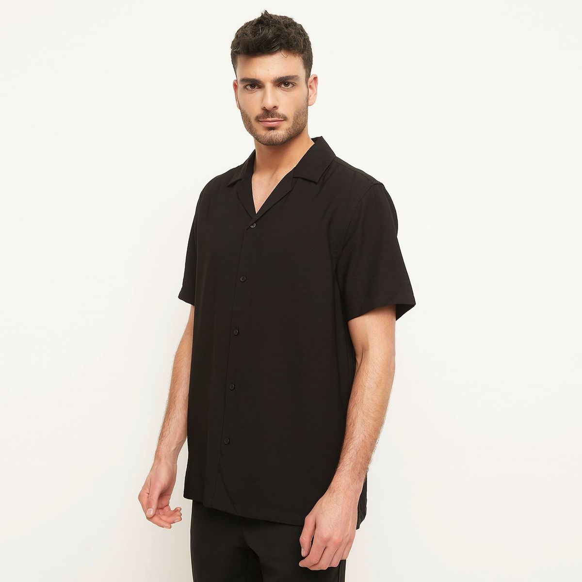 BASEMENT - Camisa Basement Manga Corta Cuello Clásico