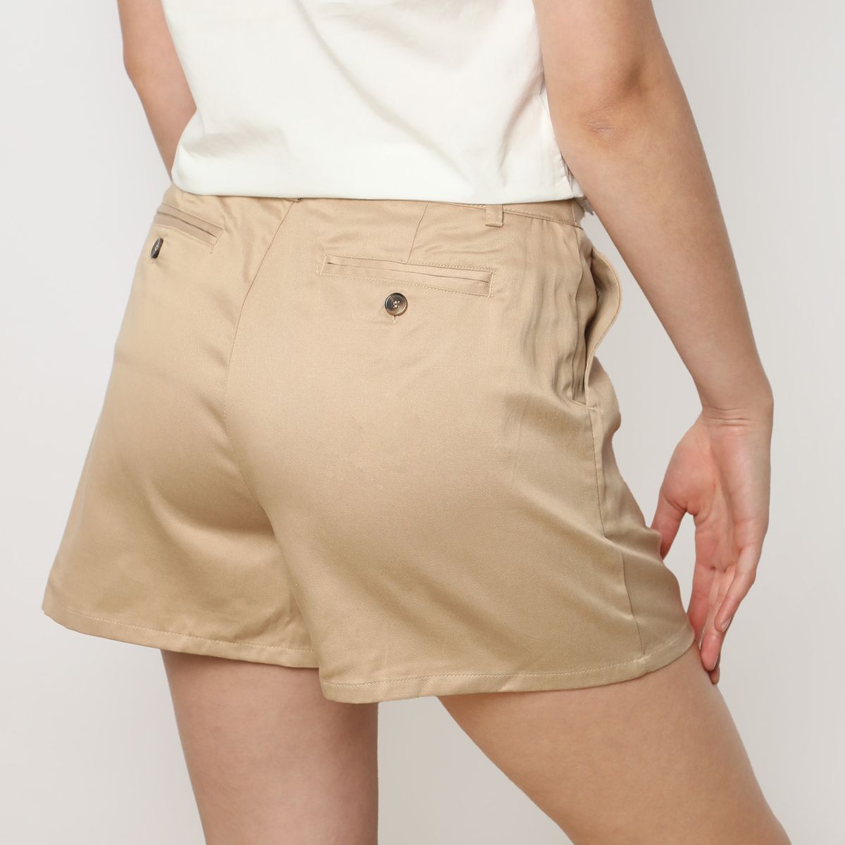 BASEMENT - Short Mujer Basement