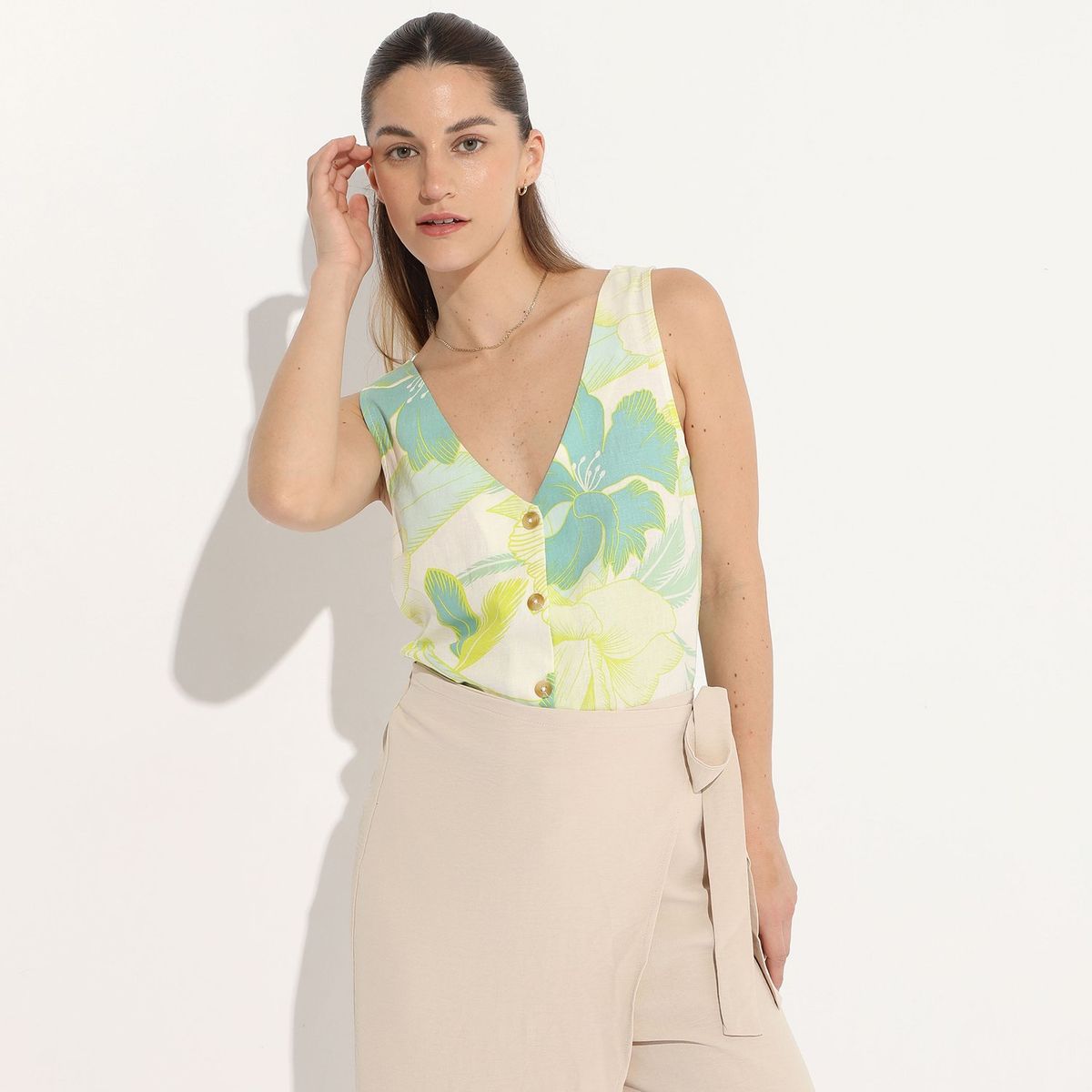 BASEMENT - Blusa Basement Manga Corta Floral