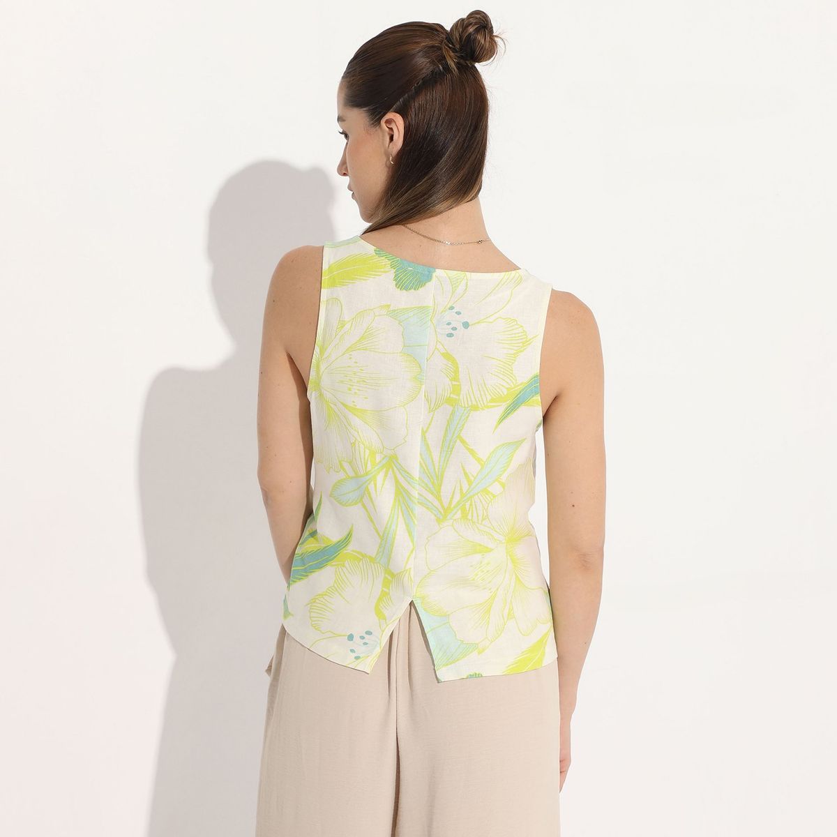 BASEMENT - Blusa Basement Manga Corta Floral