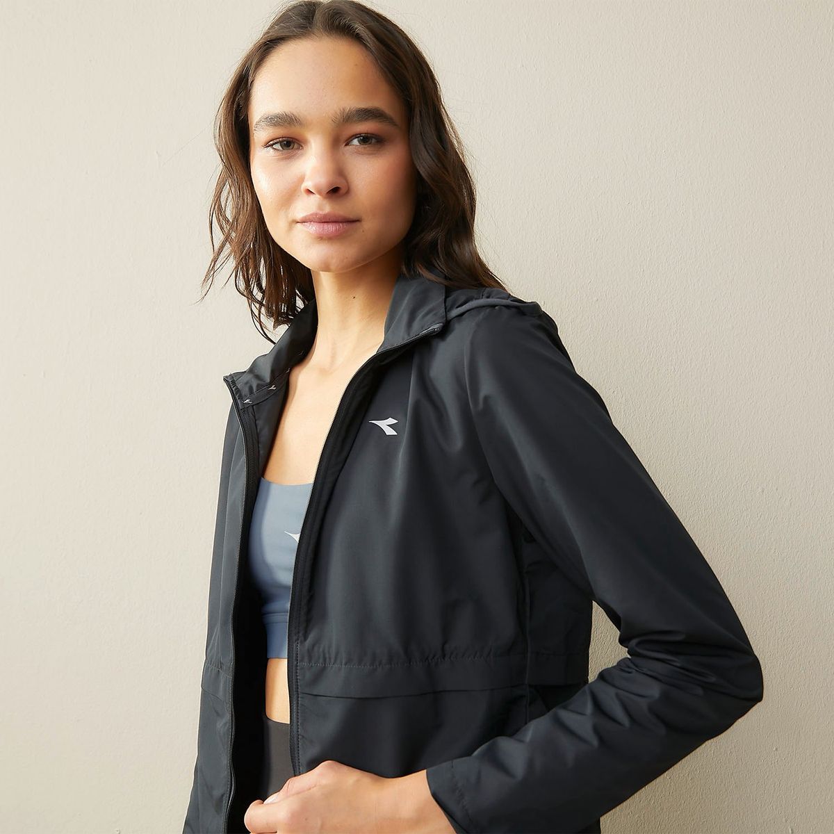 DIADORA - Casaca Cortaviento Deportivo Mujer Diadora