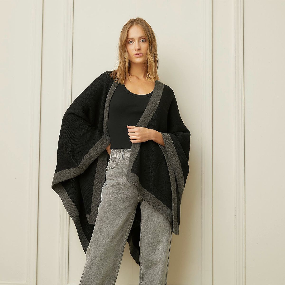 BASEMENT - Poncho Mujer Basement