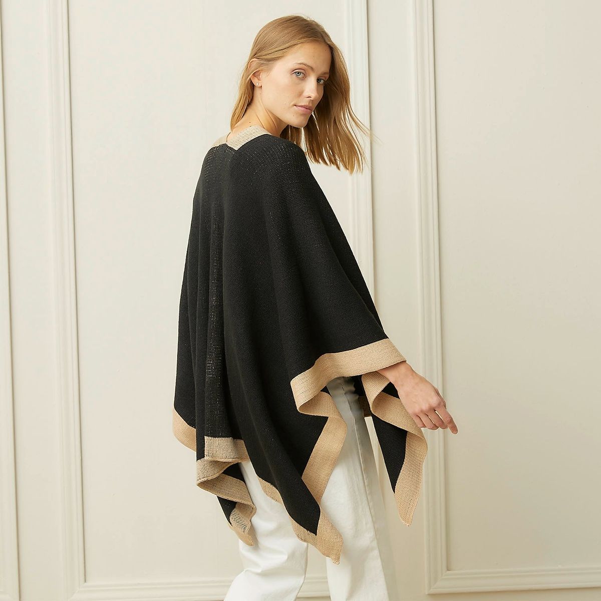 BASEMENT - Poncho Mujer Basement