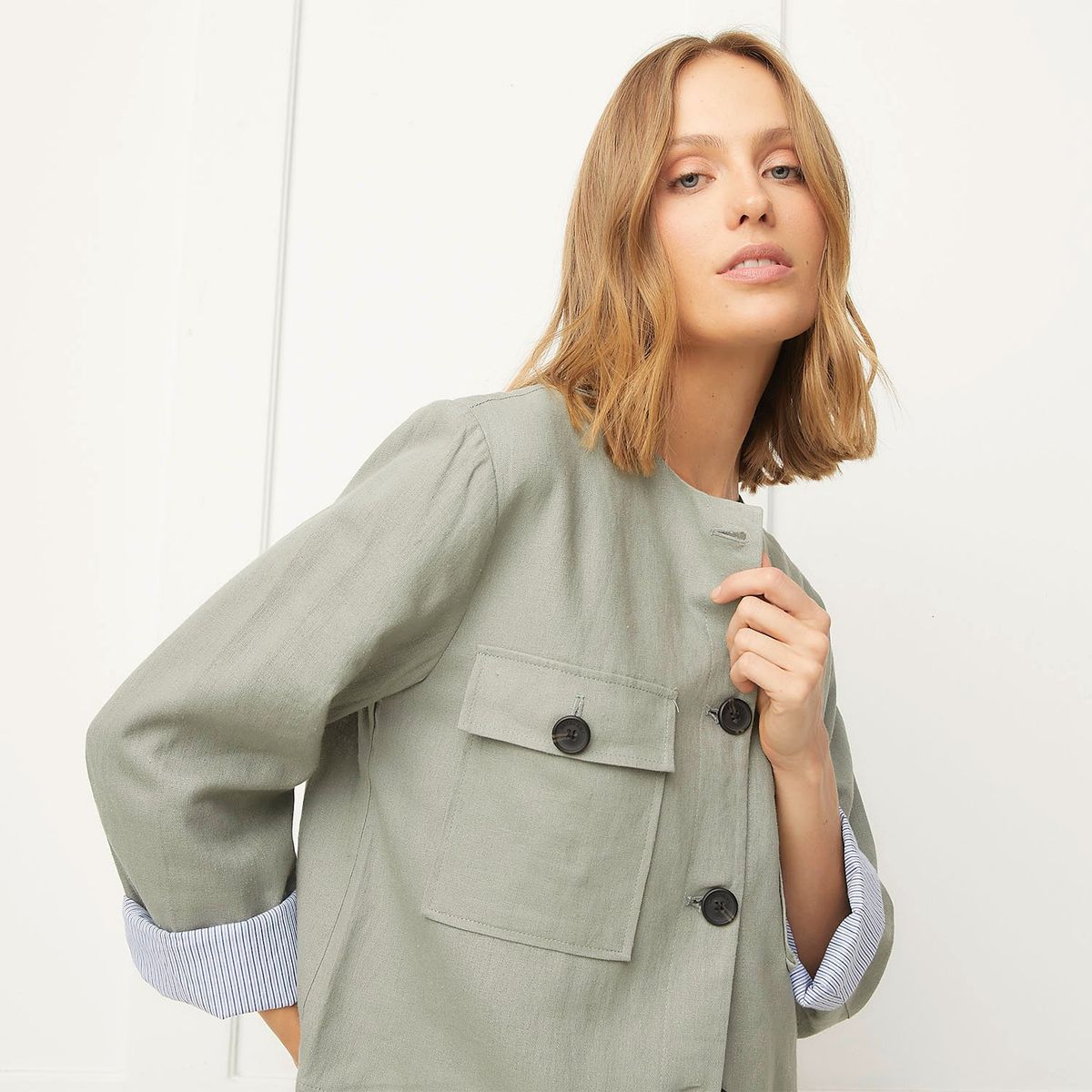 BASEMENT - Casaca Basement Mujer Regular Fit Lino Manga Larga