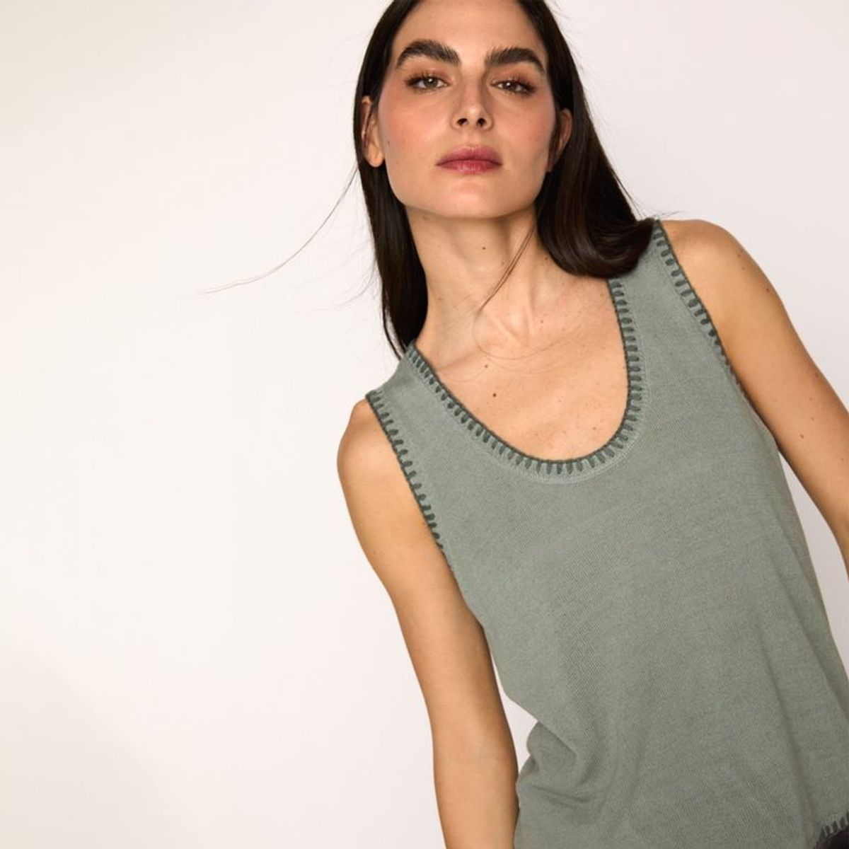 UNIVERSITY CLUB - Polo Sin Mangas Casual Mujer University Club