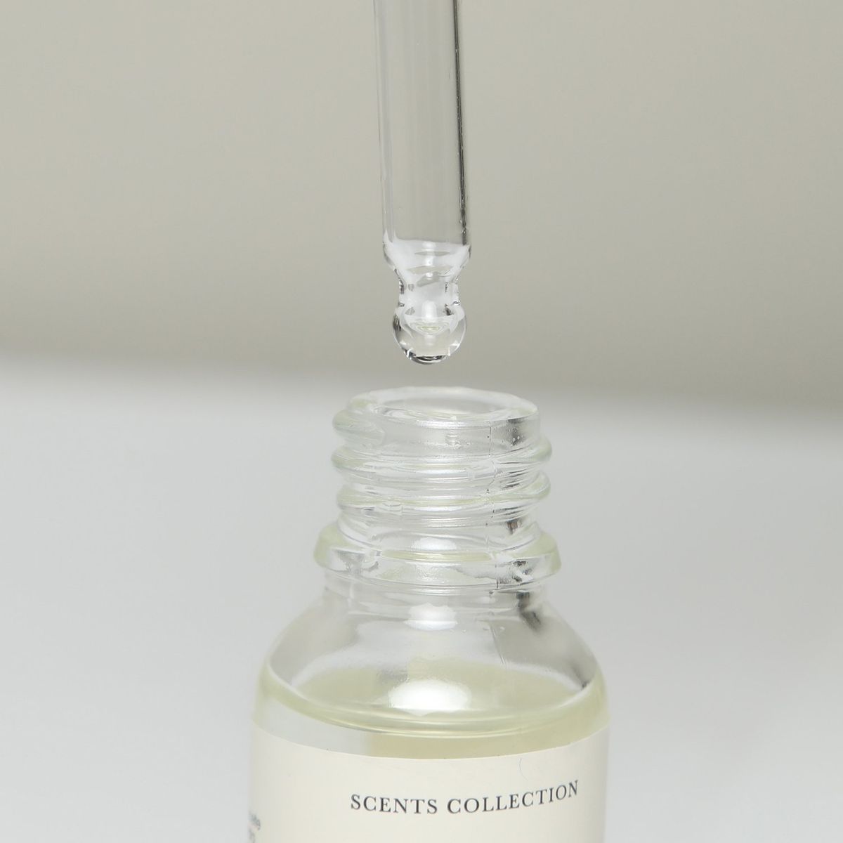BASEMENT HOME - Aceite Aromaterapia Esencia Sándalo y Jengibre 15ml