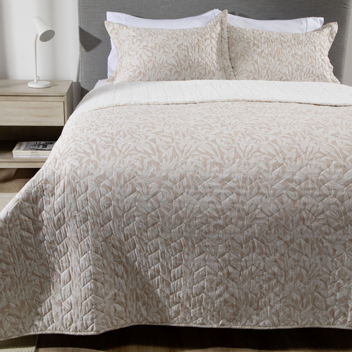 MICA - Cubrecama Estampado Mar con Sherpa Mica