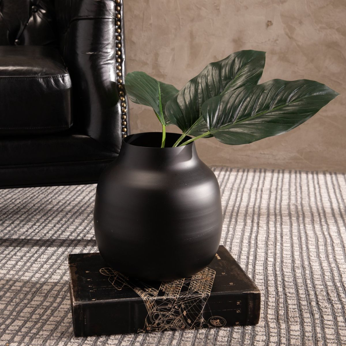 BASEMENT HOME - Jarrón Negro 24x25cm