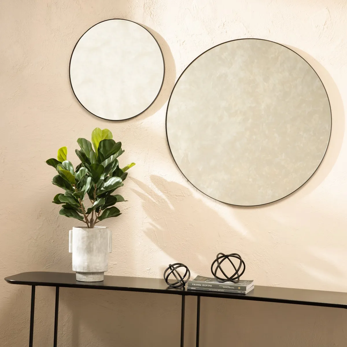 BASEMENT HOME - Espejo Redondo de Metal Negro